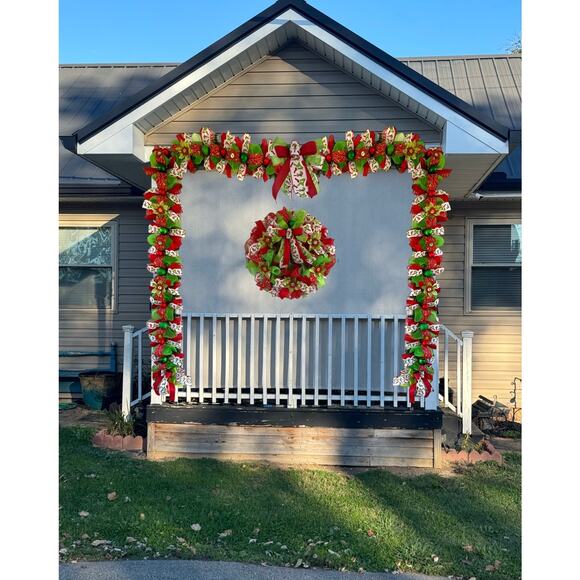 Handmade Christmas Mesh Wreath with Grinch Buttons, Red Green Holiday Decor - Picture 3 of 7